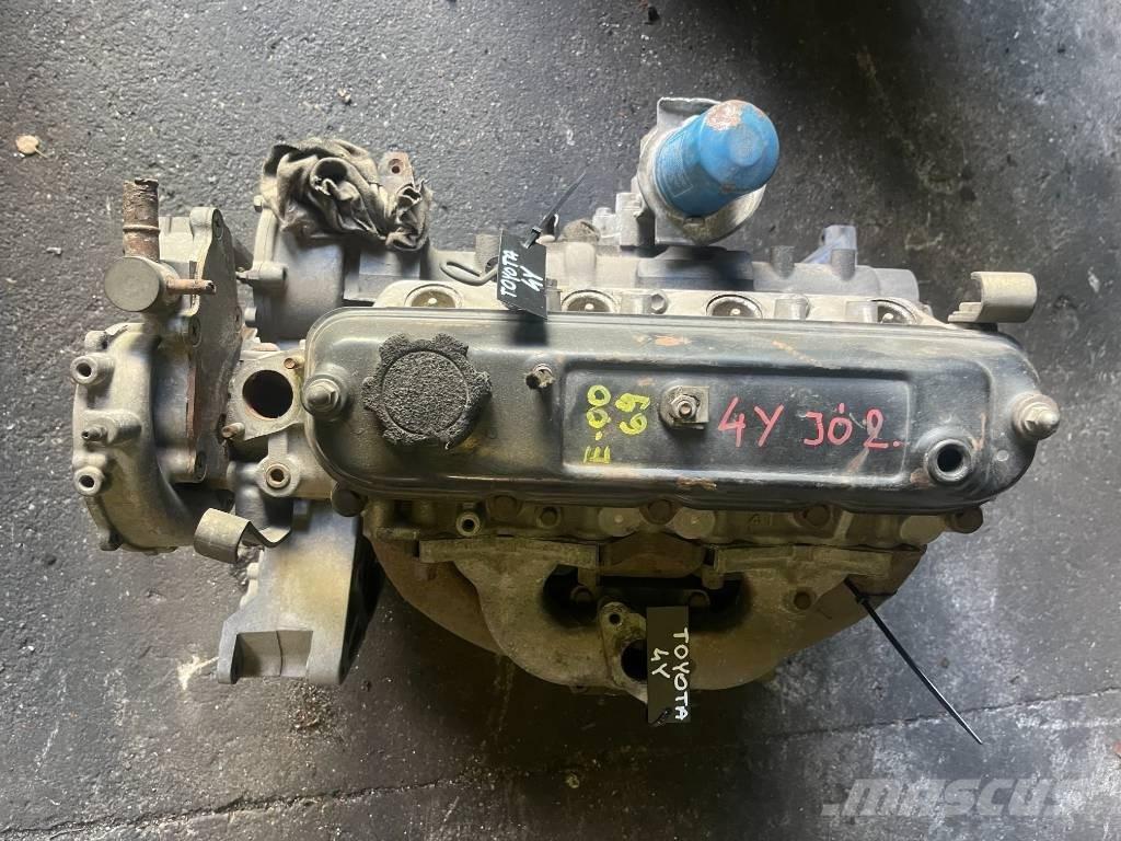 Toyota 4Y E-0116 Dzinēji