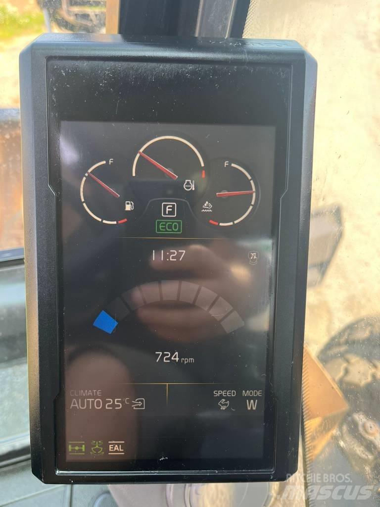 Volvo EW 220 E Ekskavatori uz riteņiem