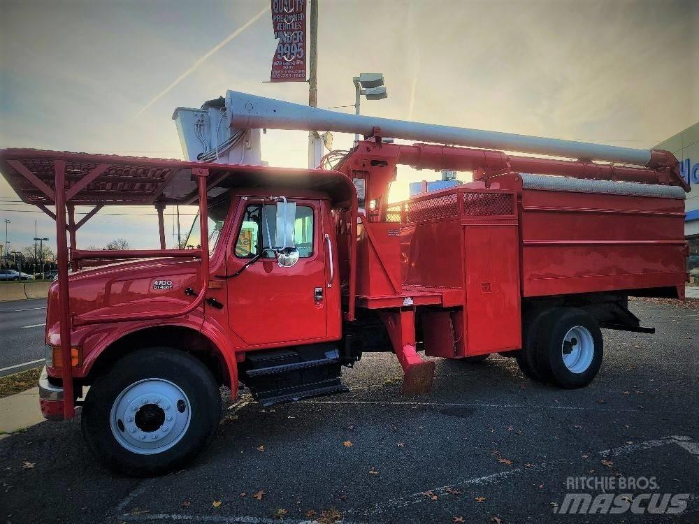 International 4700 Pacēlāji uz automašīnas bāzes