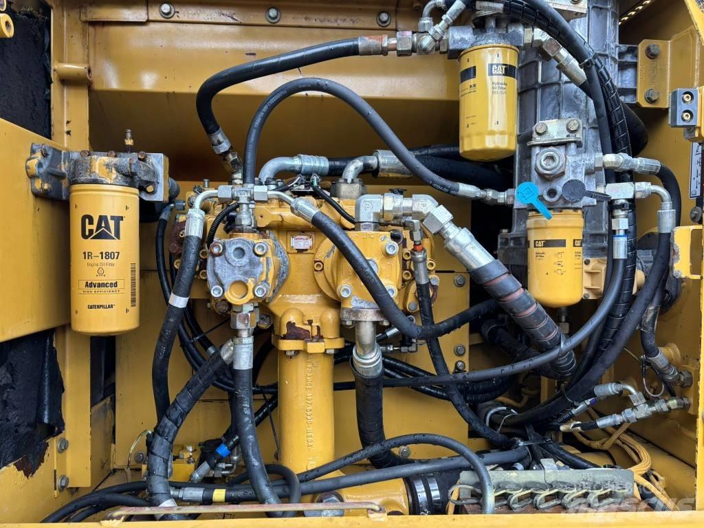 CAT 325 CL Kāpurķēžu ekskavatori