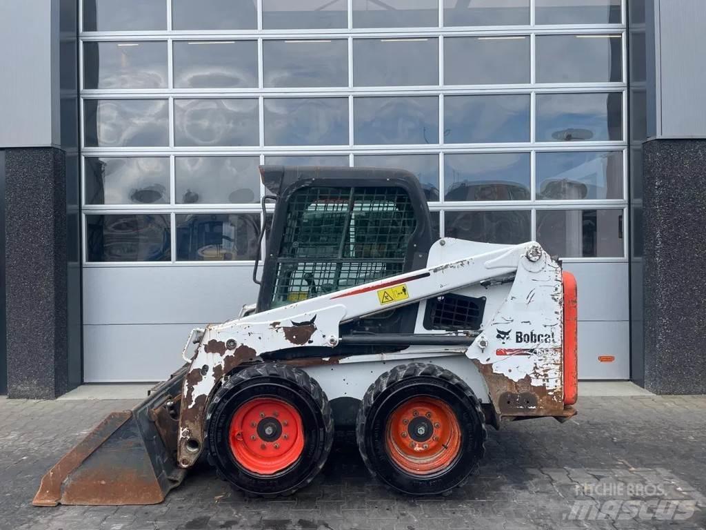Bobcat S450 Lietoti riteņu kompaktiekrāvēji