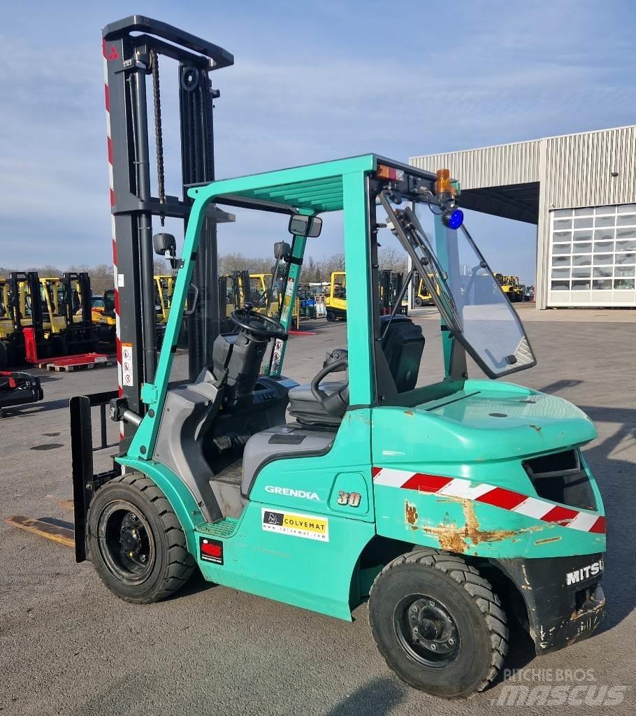 Mitsubishi FD30N Lielaugstuma pārvadātājs