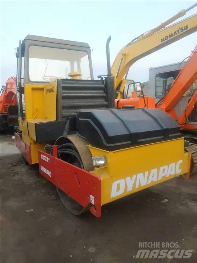 Dynapac CC211 Vienvalča grunts veltņi