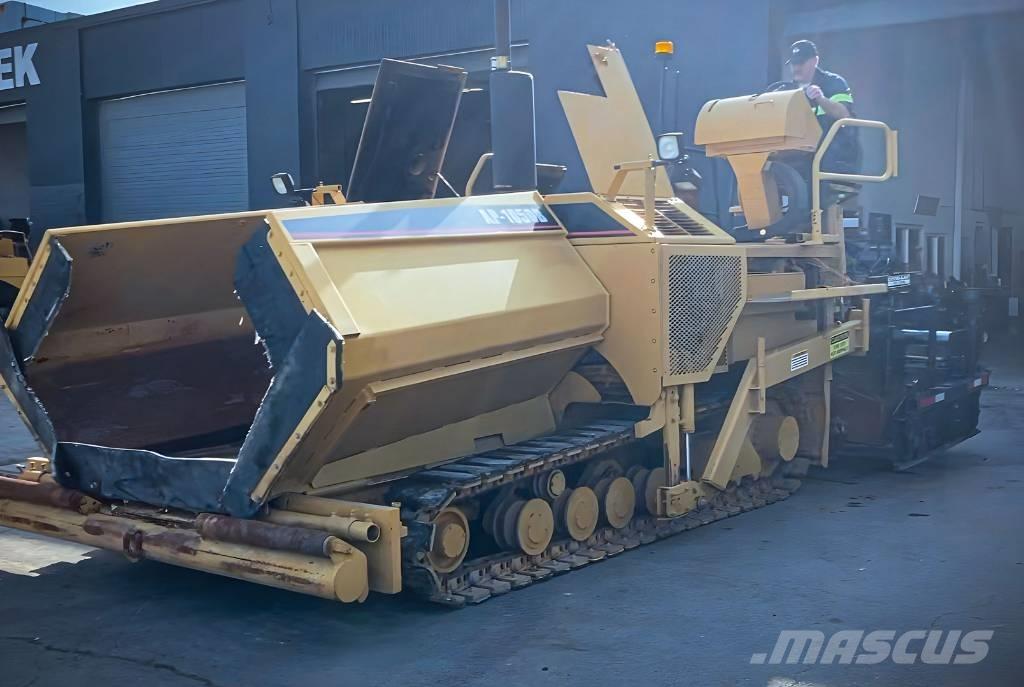 CAT AP 1050 B Asfalta klājēji