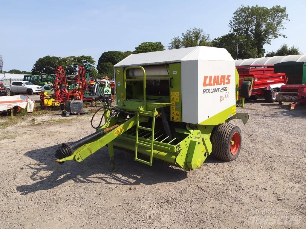 CLAAS Rollant 255 RC Rituļu preses