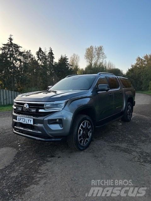 Volkswagen Amarok Vieglais kravas automobilis/izkraušana no sāniem