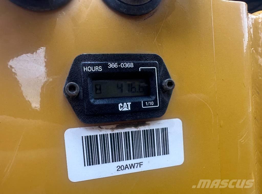 CAT CB 1.7 Divvalču grunts veltņi