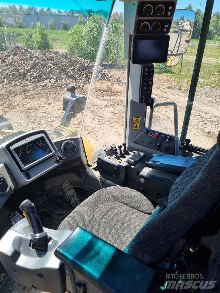 CAT 966 M Iekrāvēji uz riteņiem