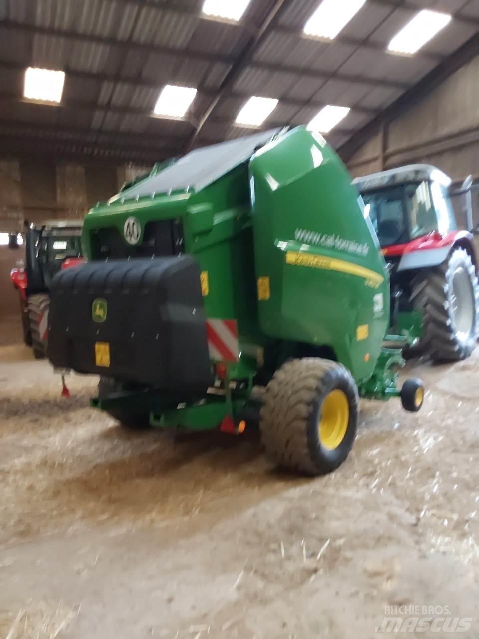 John Deere V 451 M Rituļu preses