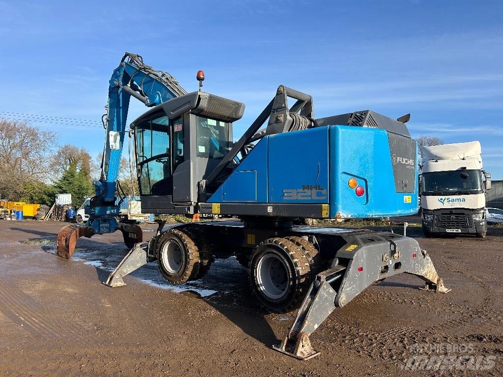 Fuchs MHL 320 T4F Industriālie iekrāvēji