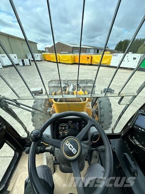 JCB TM320 Teleskopiskie manipulatori
