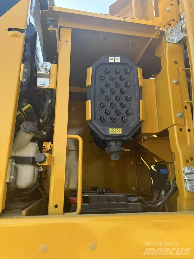 CAT CAT336GC Kāpurķēžu ekskavatori