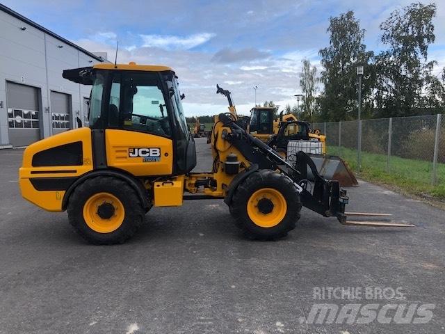 JCB 407 Iekrāvēji uz riteņiem