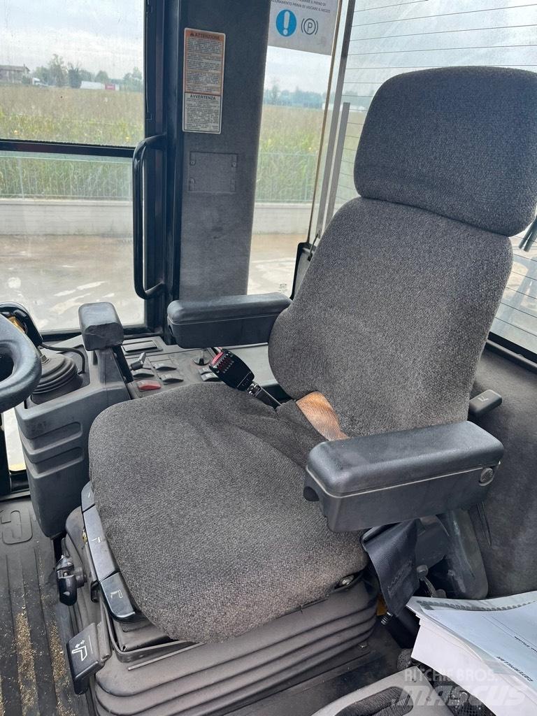 CAT 928 G Iekrāvēji uz riteņiem