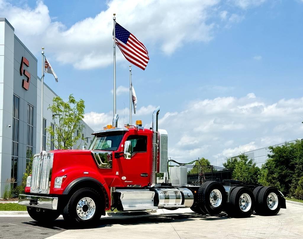 Kenworth W 990 Vilcēji