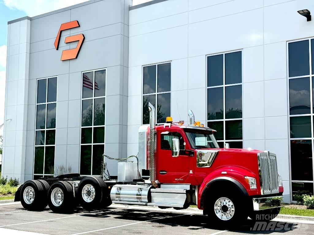 Kenworth W 990 Vilcēji