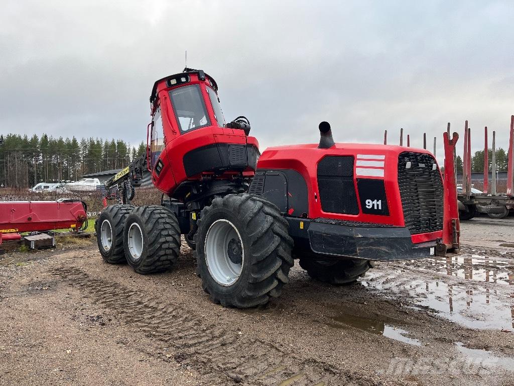 Komatsu 931 Harvesteri