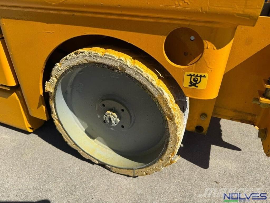 Haulotte COMPACT8 Šķerveida pacēlāji