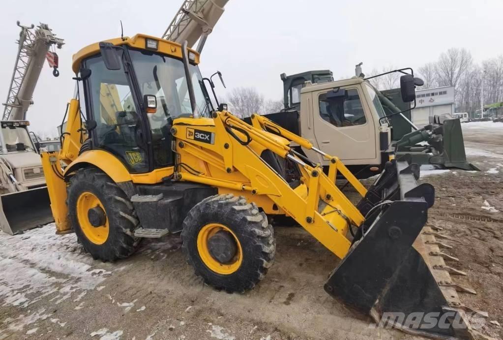 JCB 3CX Ekskavatori-iekrāvēji