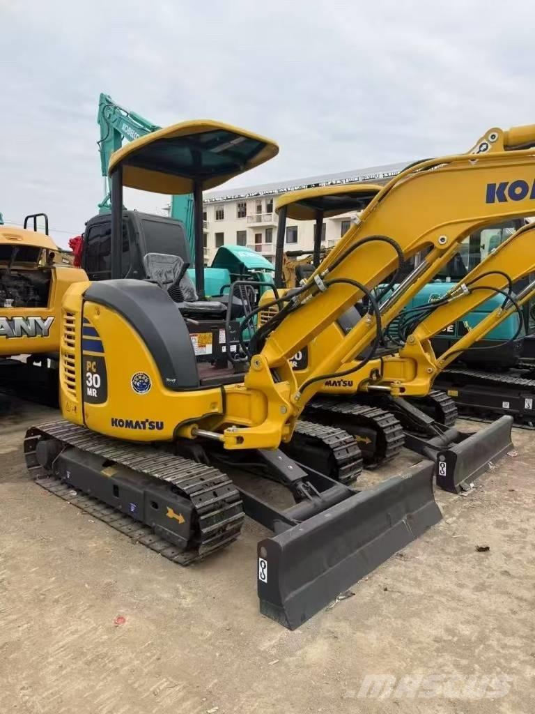 Komatsu 30 Kāpurķēžu ekskavatori