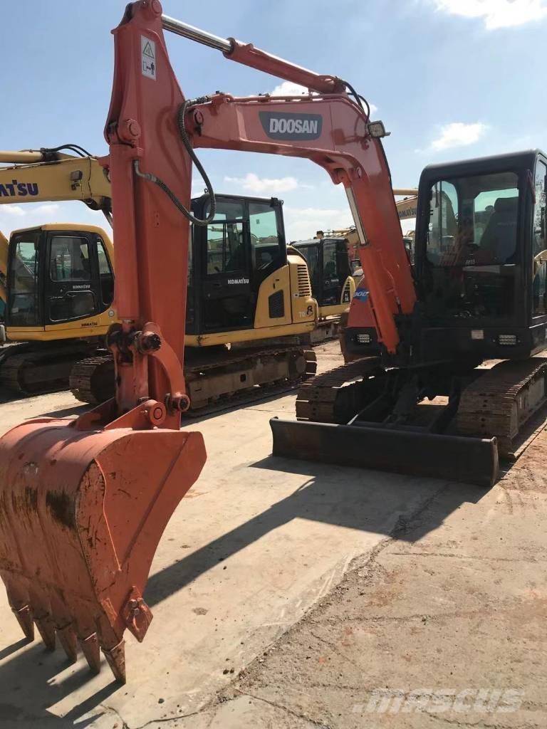 Doosan dx60 Kāpurķēžu ekskavatori