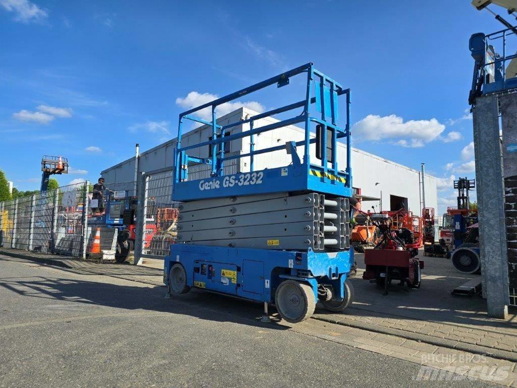 Genie GS 3232 Šķerveida pacēlāji