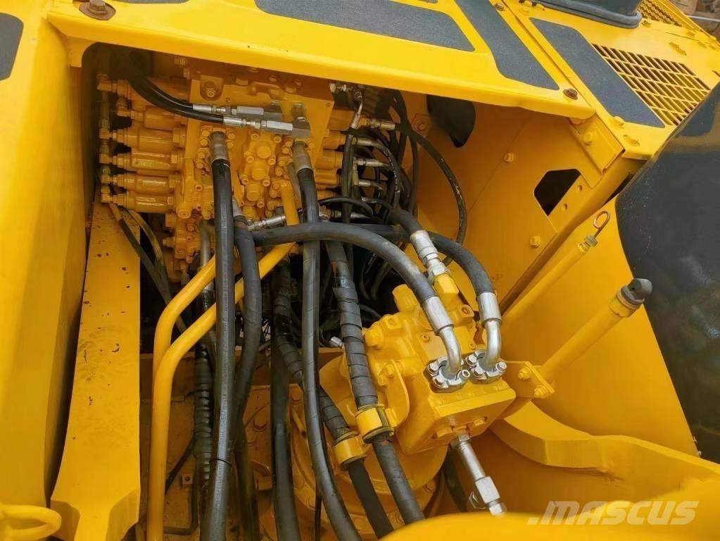 Komatsu PC 220-7 Kāpurķēžu ekskavatori
