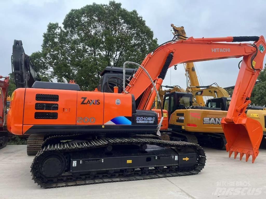 Hitachi zx200 Kāpurķēžu ekskavatori