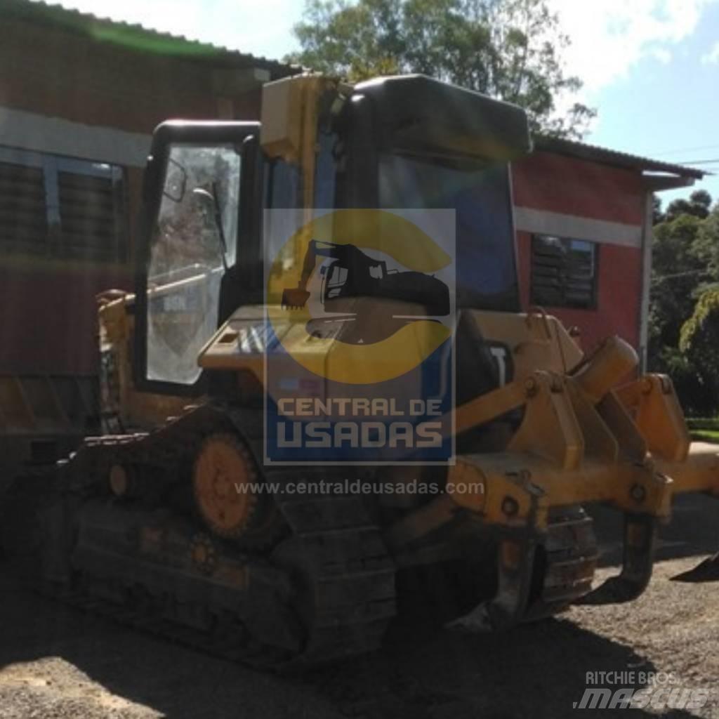 CAT D 6 N XL Kāpurķēžu buldozeri