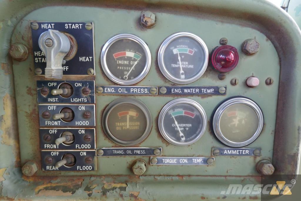 CAT D7F Ex-army Kāpurķēžu buldozeri