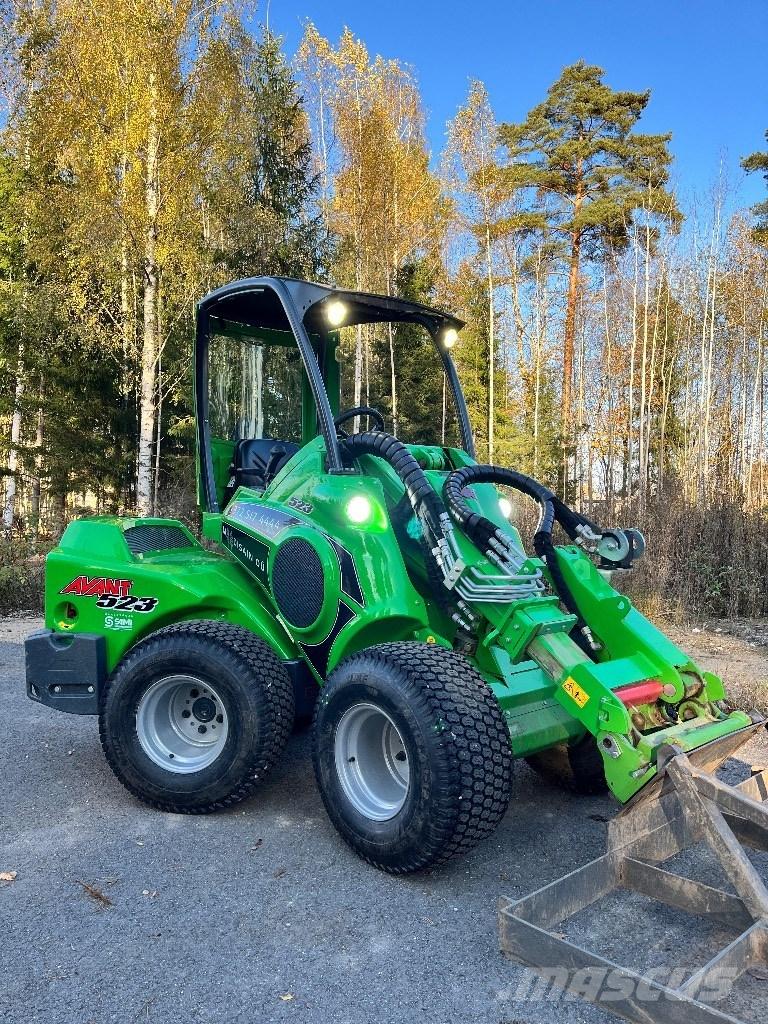 Avant 523 Lietoti riteņu kompaktiekrāvēji