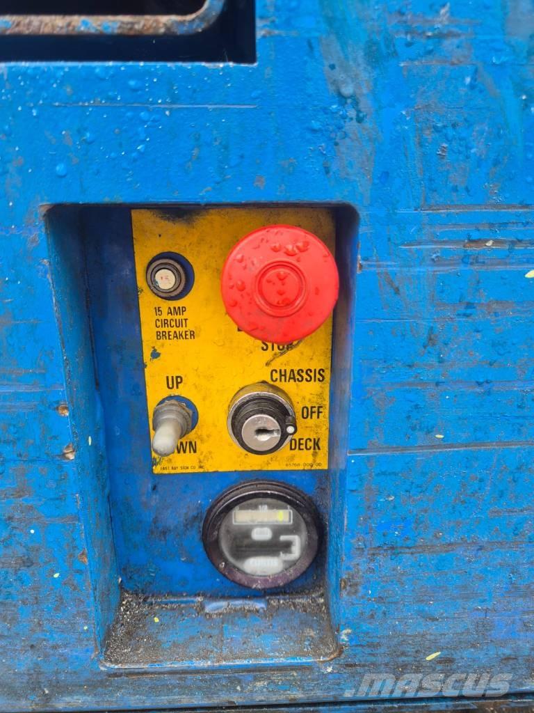 UpRight MX19 Šķerveida pacēlāji