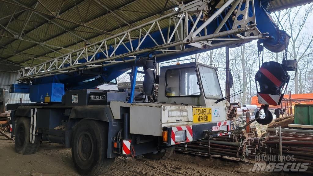 Liebherr LTM 1025 Visurgājēji celtņi
