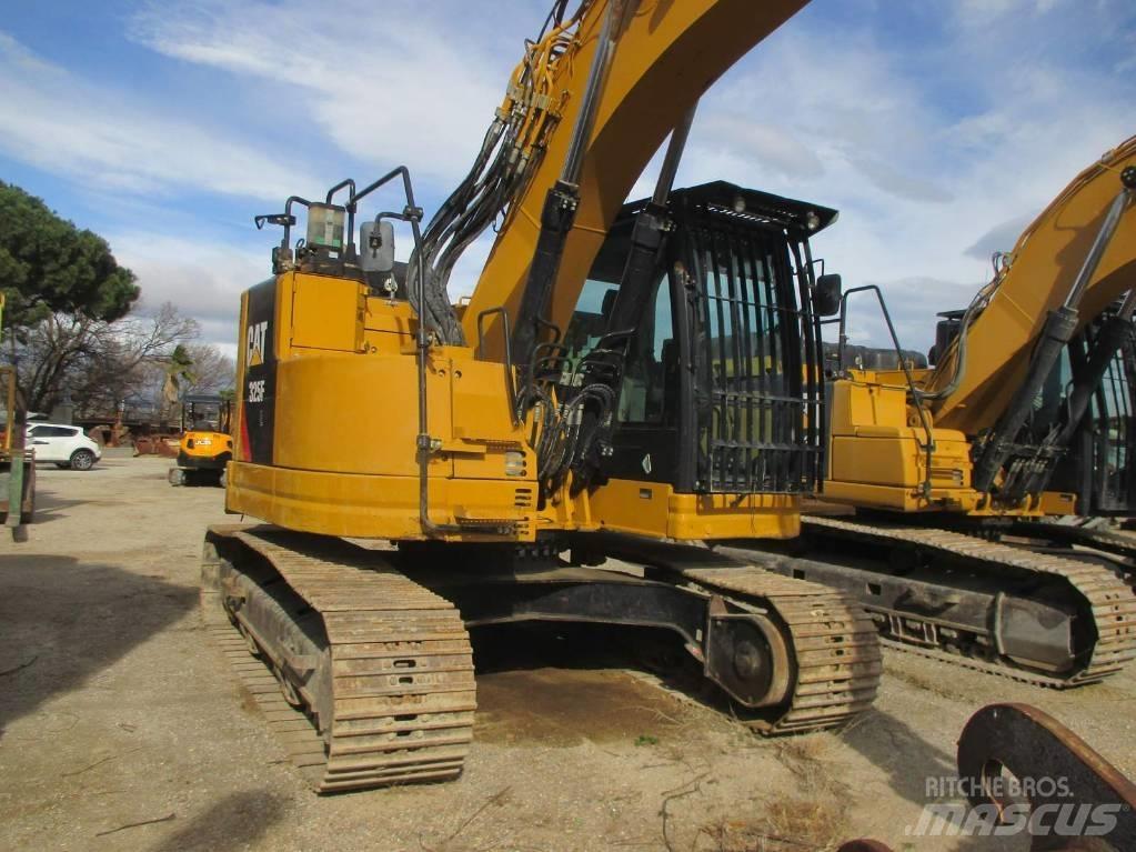 CAT 325 F LCR Kāpurķēžu ekskavatori