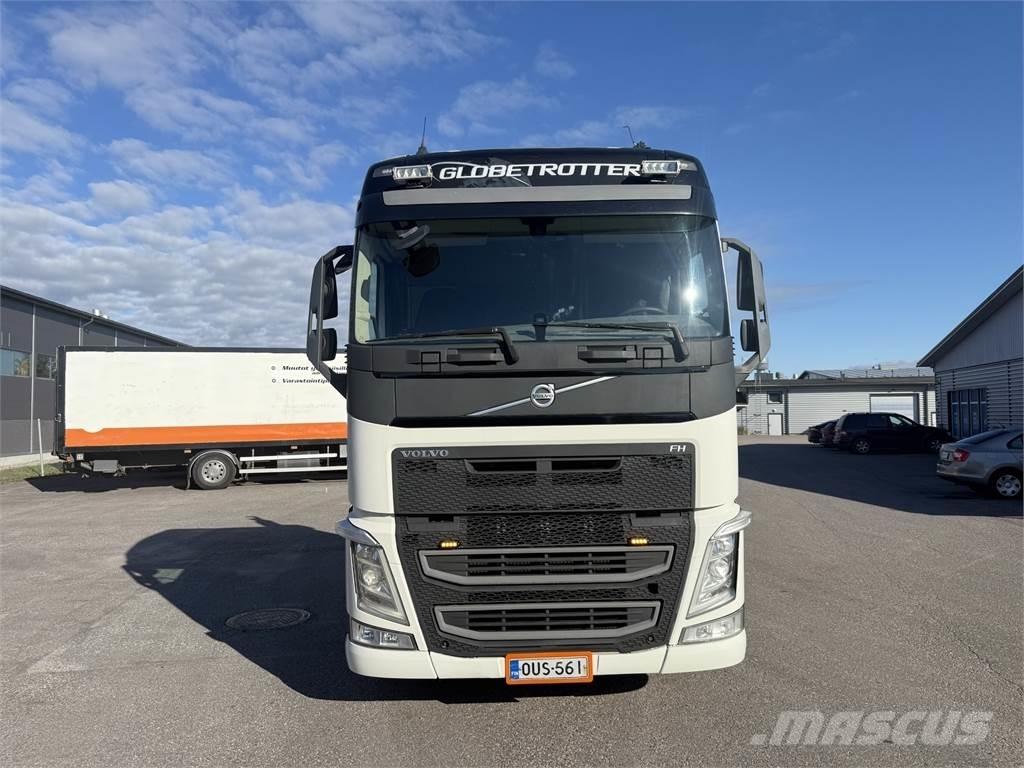 Volvo FH 500 8X4 Treileri ar āķi
