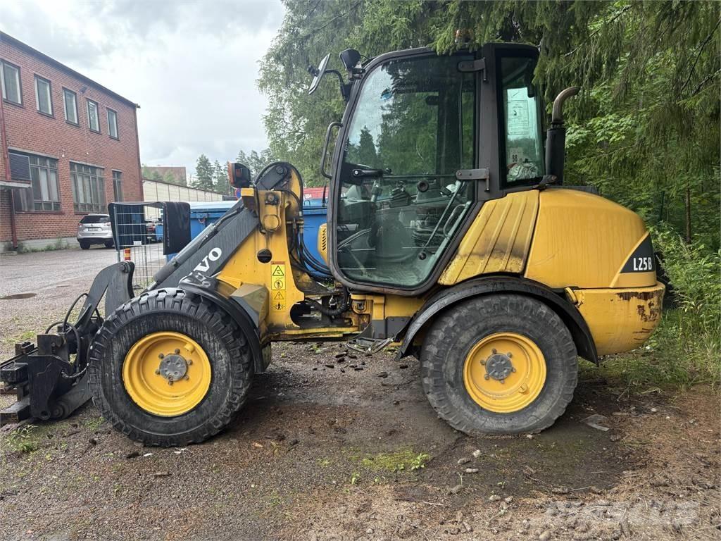 Volvo L 25 B Iekrāvēji uz riteņiem