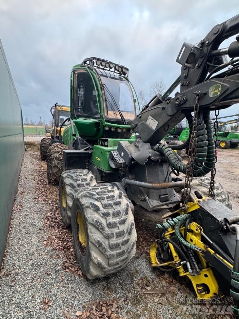 John Deere 1070G Harvesteri