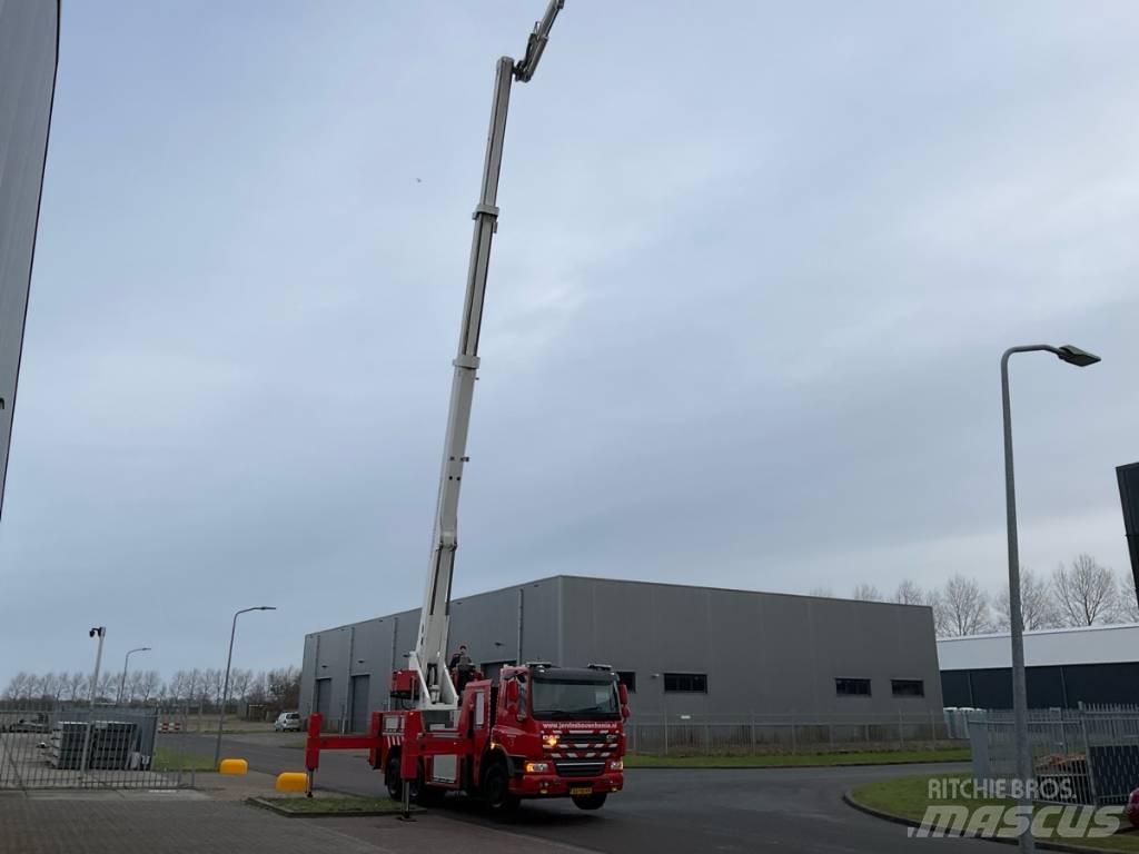 DAF 75 FAN CF Pacēlāji uz automašīnas bāzes