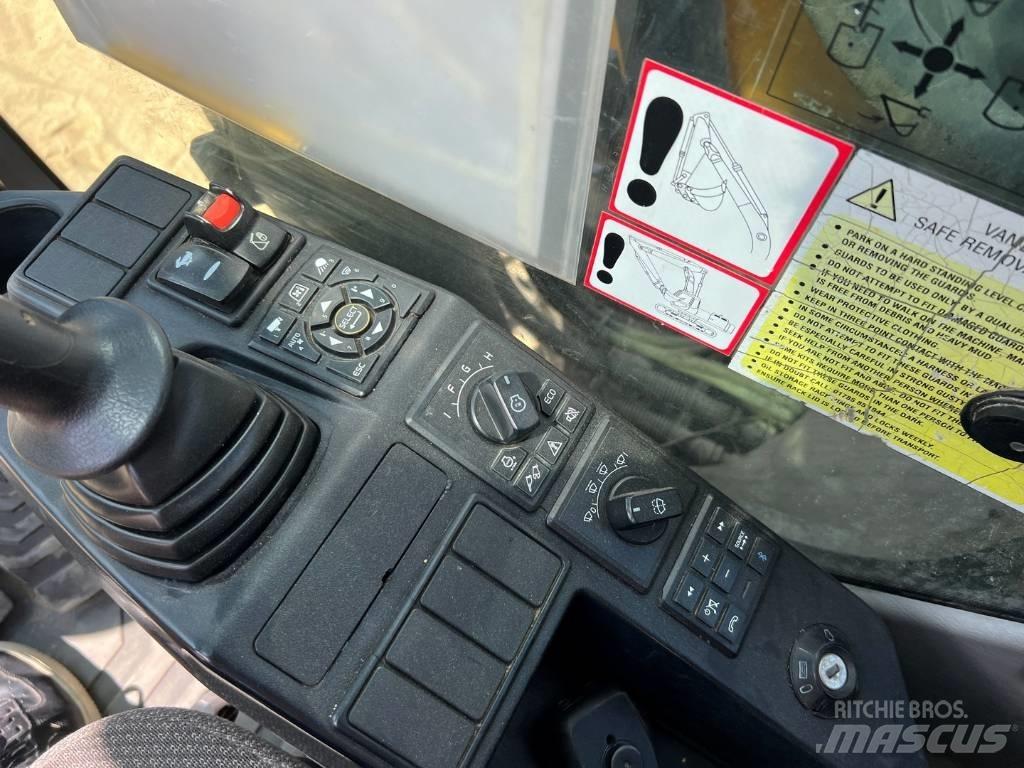 Volvo EC 220 DL Kāpurķēžu ekskavatori