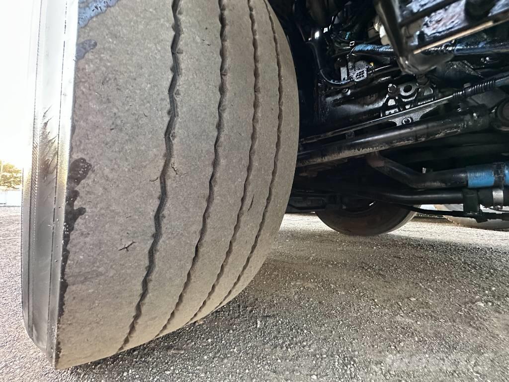 Autocar WX64 Atkritumu izvešanas transports