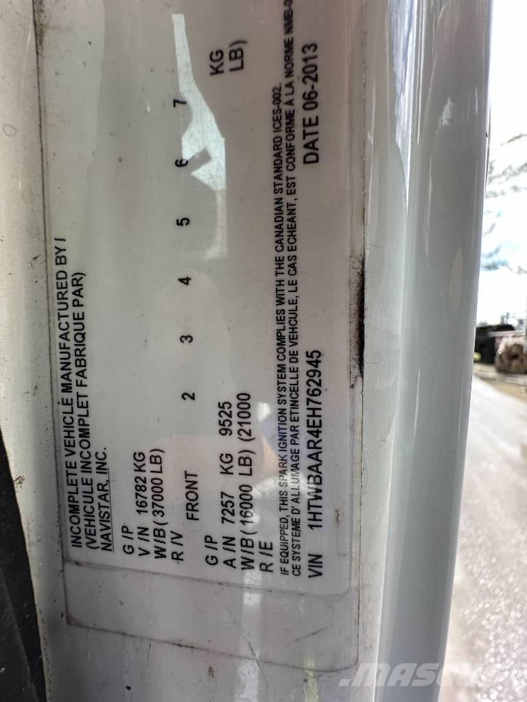 International 7300 Pacēlāji uz automašīnas bāzes