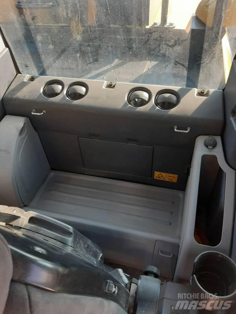 Komatsu PW180-11 Ekskavatori uz riteņiem