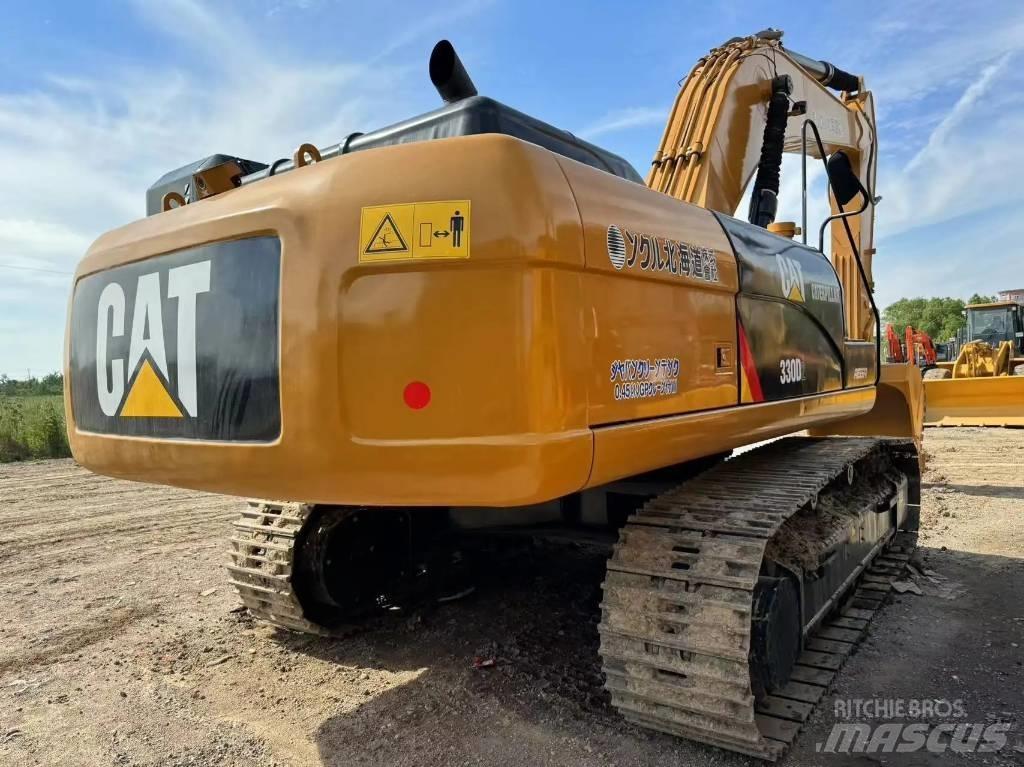 CAT 330 D2 Vidēja lieluma ekskavatori 7 t - 12 t