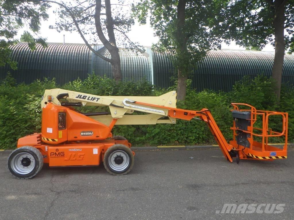 JLG M450AJ Strēles pacēlāji