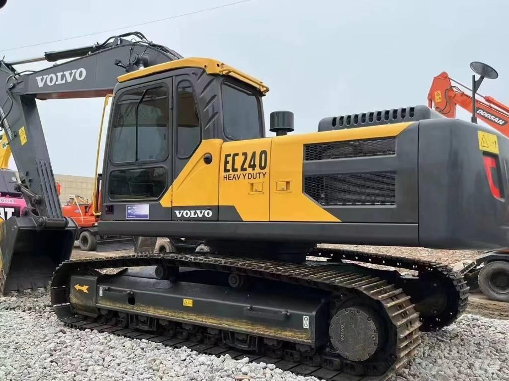 Volvo EC 240 Kāpurķēžu ekskavatori