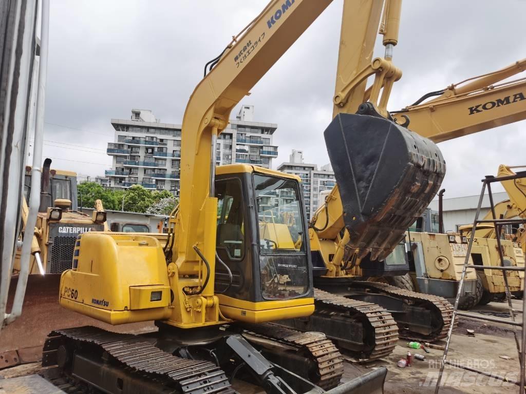 Komatsu PC60-7 Kāpurķēžu ekskavatori