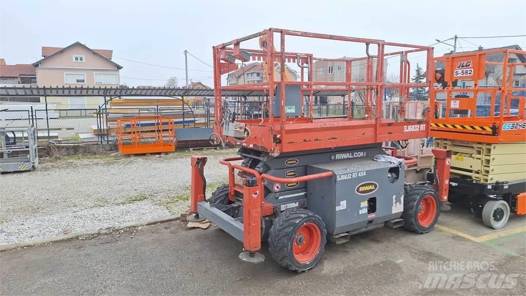 SkyJack SJ6832RTE Šķerveida pacēlāji