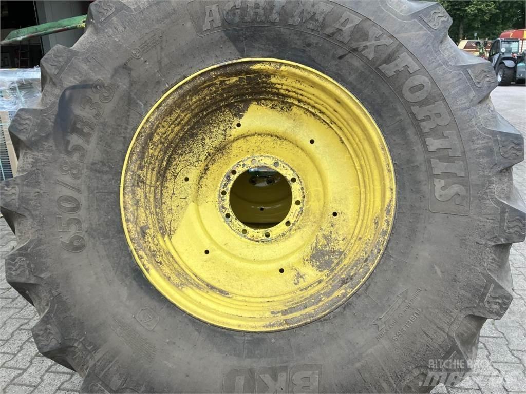 BKT 650/85R38 Riepas, riteņi un diski