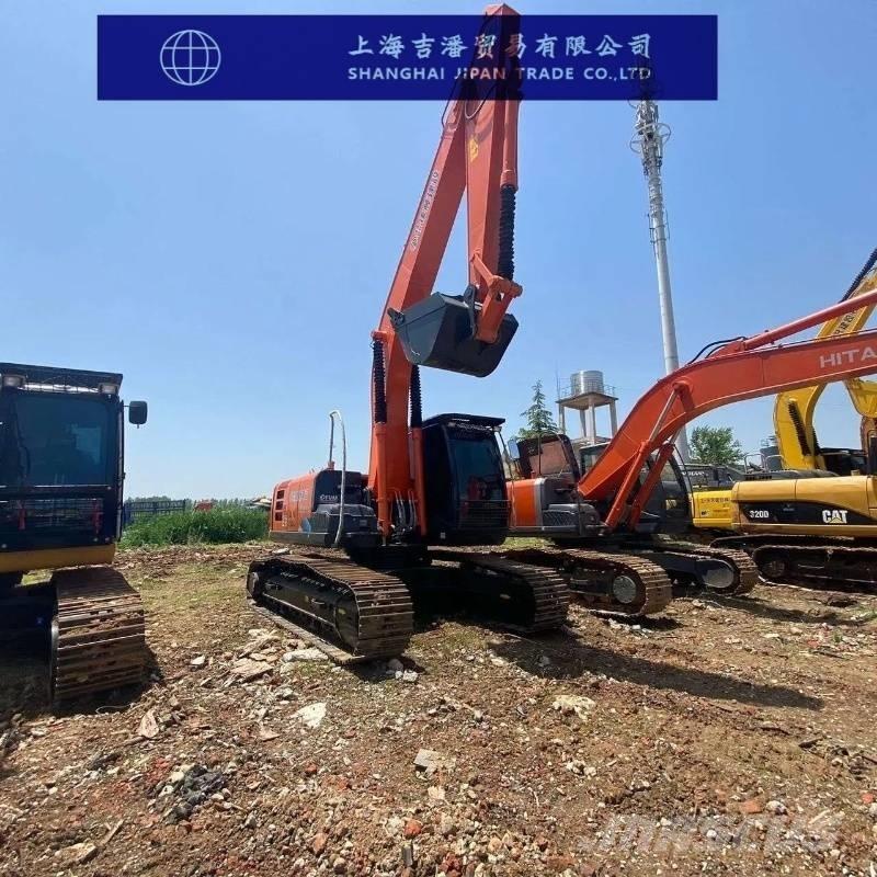 Hitachi ZX 210 Kāpurķēžu ekskavatori