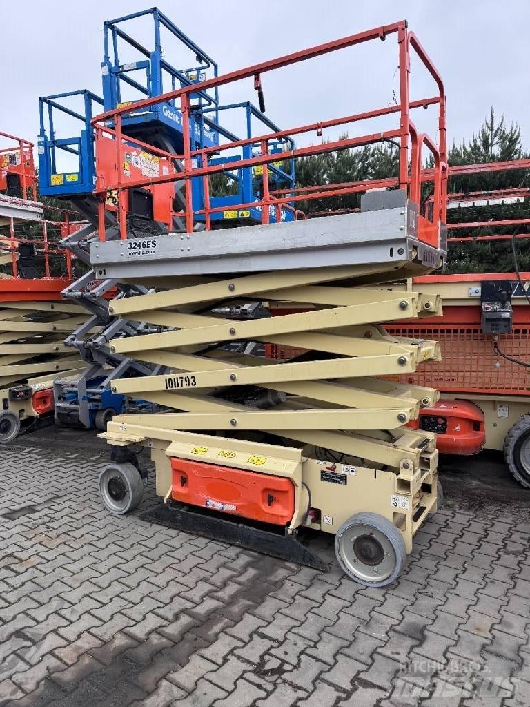 JLG 3246 ES Šķerveida pacēlāji